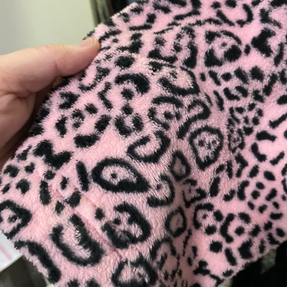 Robe - Picture 4 of 4